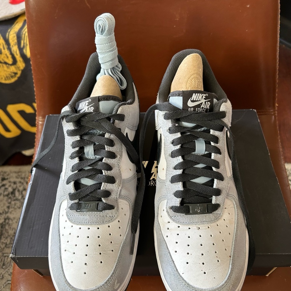 Nike AF1 size 10 Men’s with extra set of laces Excellent condition. Clean.